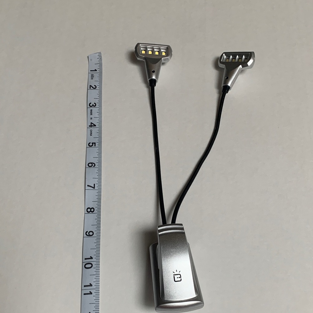 Silver Dual-Head LED Clip Light - Picture 4 of 4